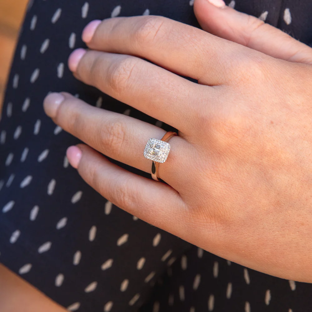0.25ct Baguette & Round Duchess Halo Ring in 9ct Gold - Image 6