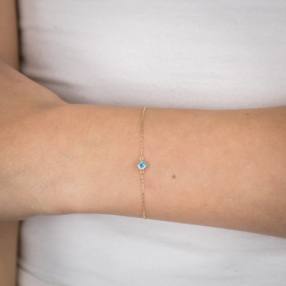 0.30 Carat Blue Topaz Adjustable Bracelet 17cm in 9ct Yellow Gold - Image 4