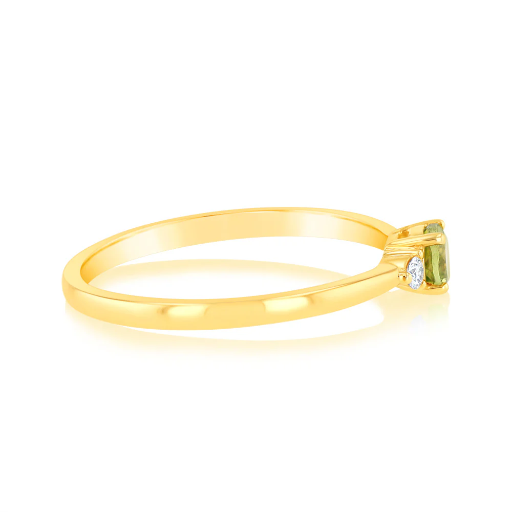 0.30 Carat Peridot and Diamond Ring in 9ct Yellow Gold - Image 2