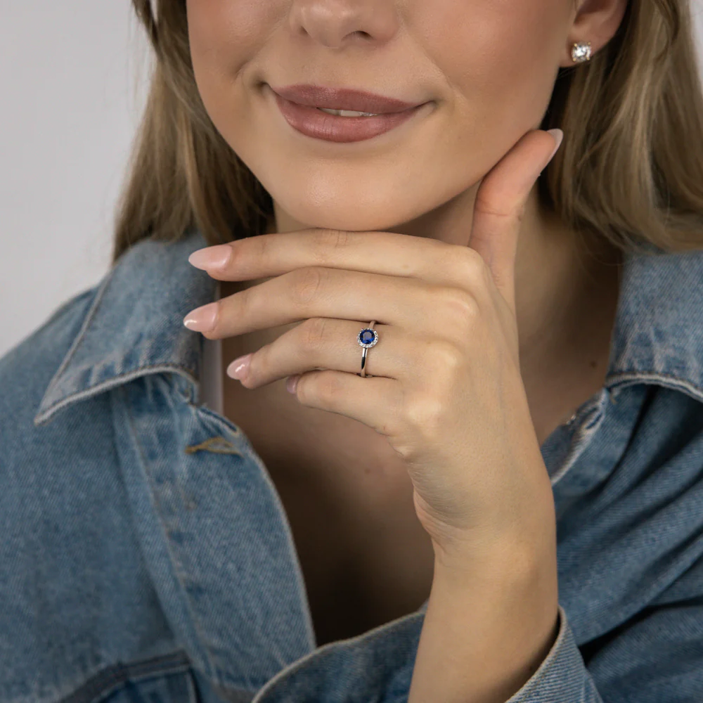 0.67 Carat Created Sapphire and Diamond Ring in 9ct White Gold - Image 3
