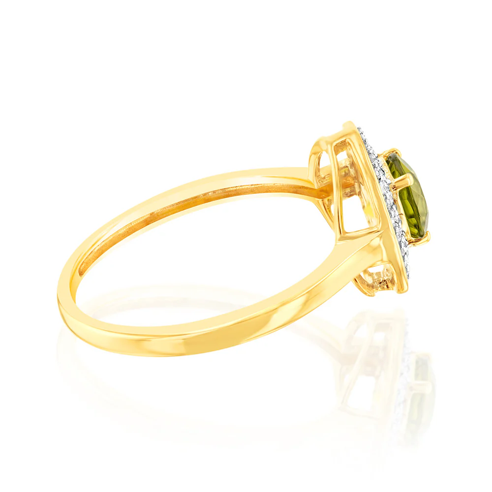 0.87 Carat Peridot and Diamond Ring in 9ct Yellow Gold - Image 2
