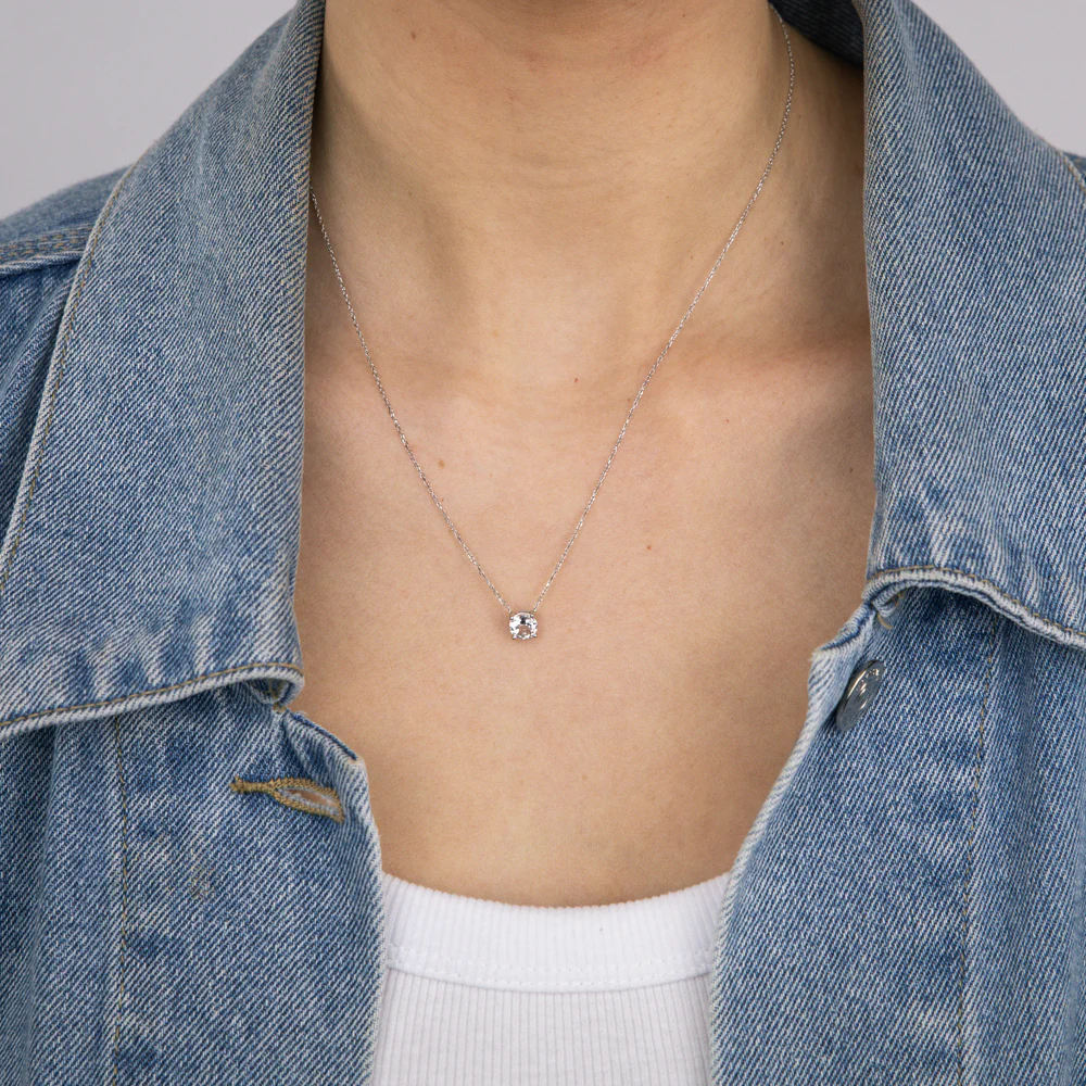 0.9 Carat White Topaz with 45cm Chain in 9ct White Gold - Image 2