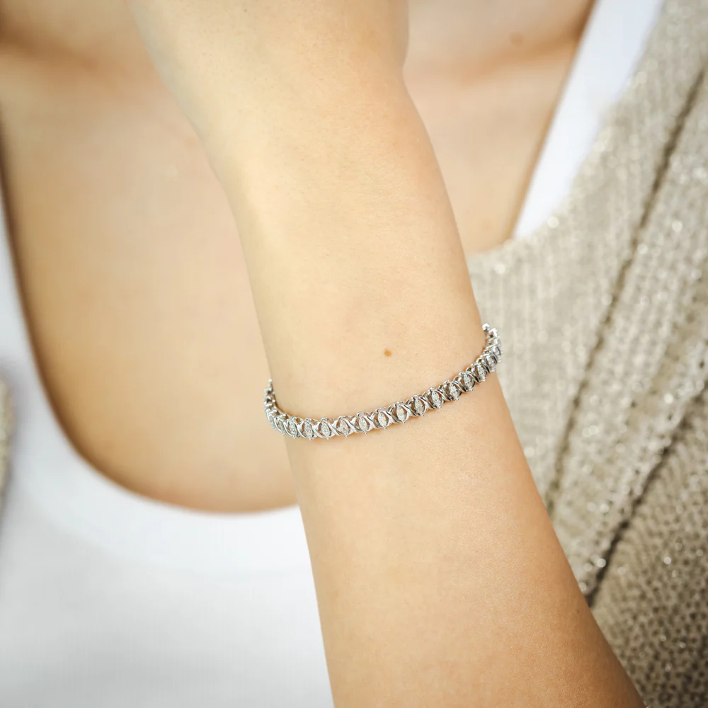 0.95 Carat Diamond Tennis Bracelet in Sterling Silver - Image 5