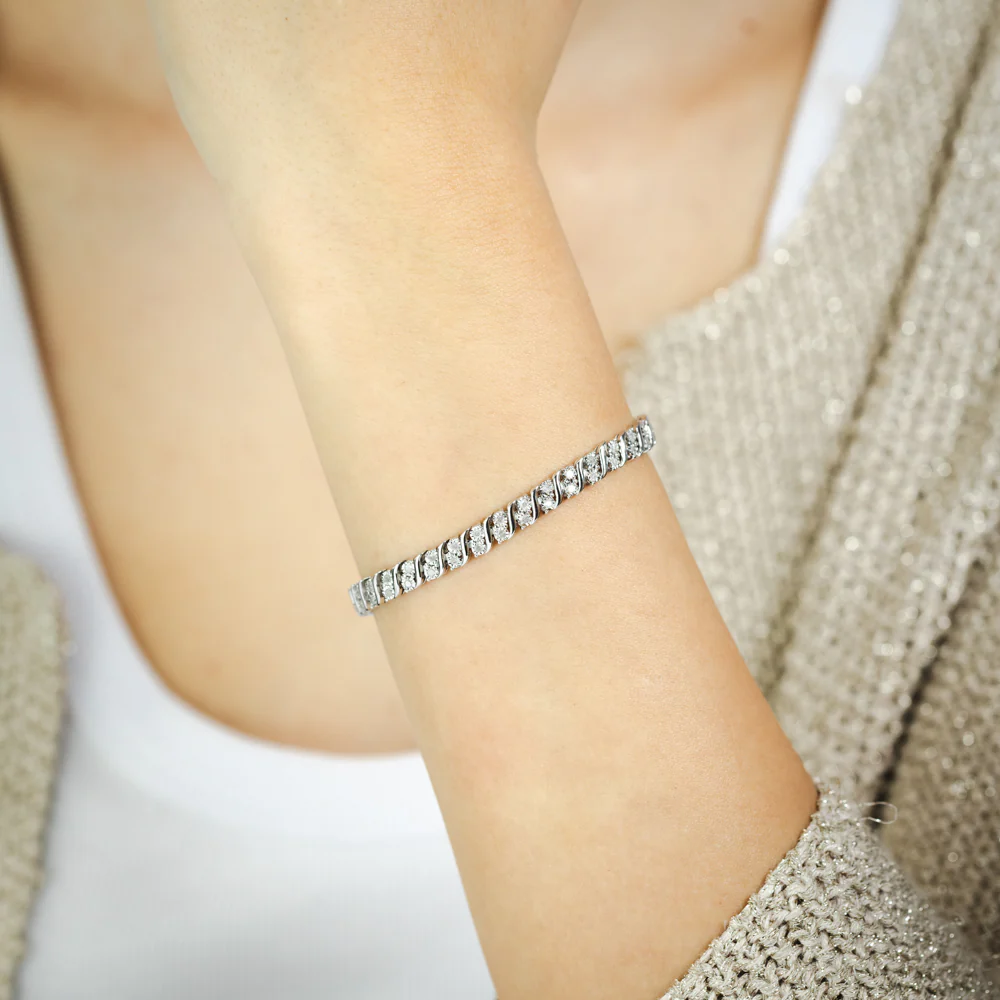0.95 Carat Diamond Tennis Bracelet in Sterling Silver - Image 5
