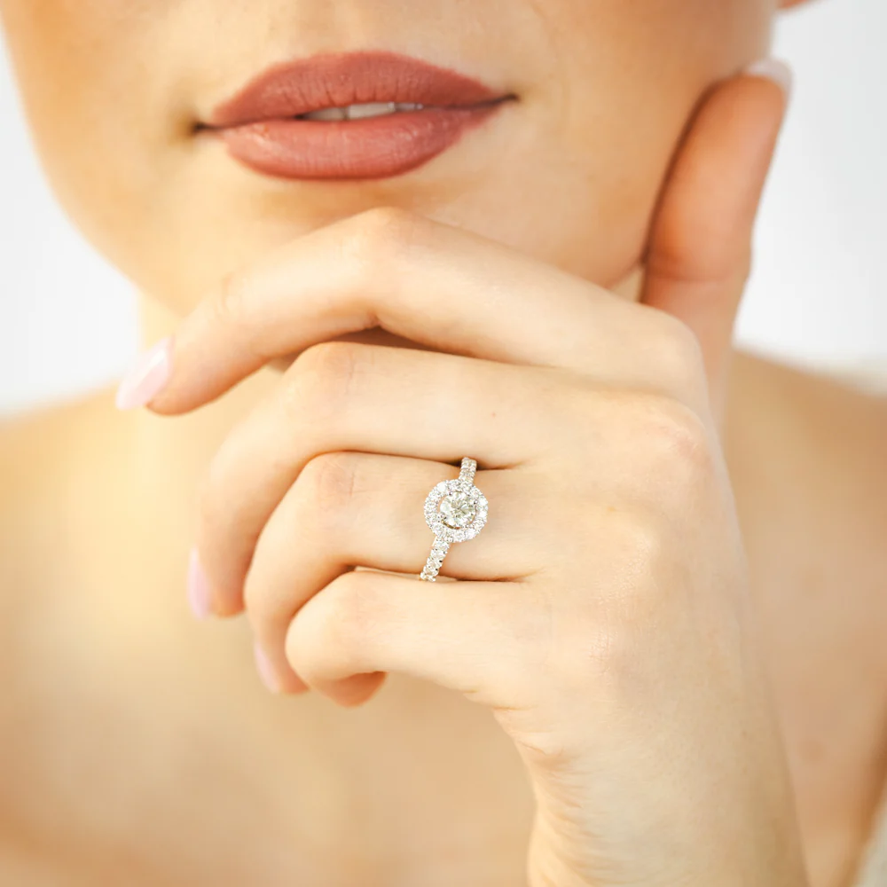 1.00 Carat Diamond Ring With 1/2 Carat Australian Diamond Centre in 9ct Yellow Gold - Image 3