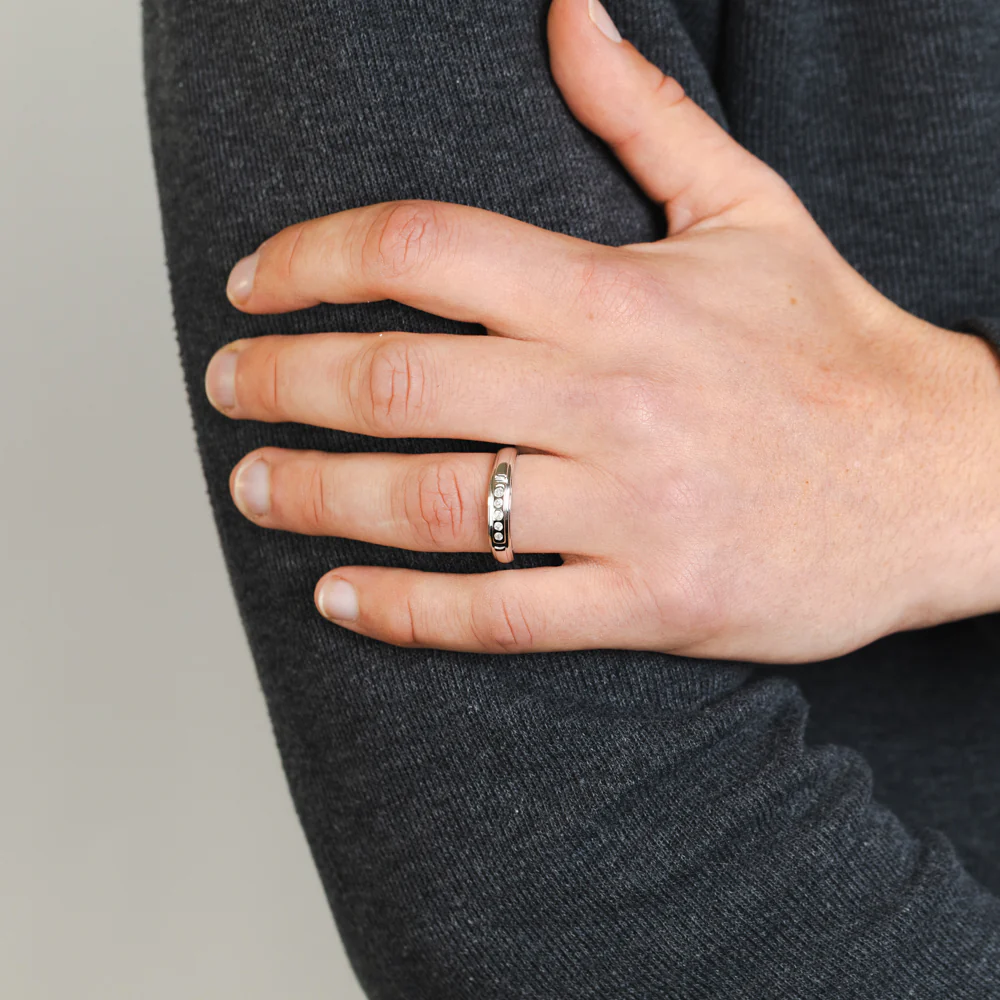 1/10 Carat Diamond Eternity Ring in 9ct White Gold - Image 3