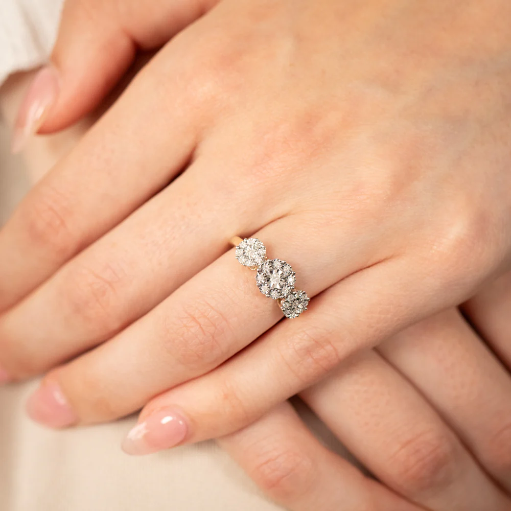 1/10 Carat Diamond Trilogy Ring in 9ct Yellow Gold - Image 3