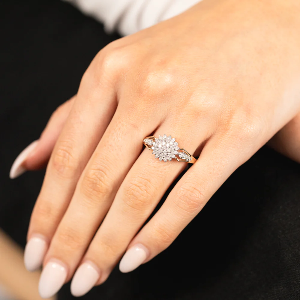 1/2 Carat Diamond Cluster Ring in 9ct Yellow Gold - Image 3
