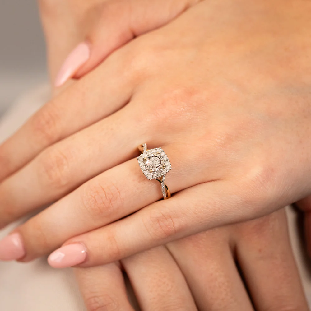1/3 Carat Diamond Cushion Shaped Ring in 10ct Yellow Gold - Image 3
