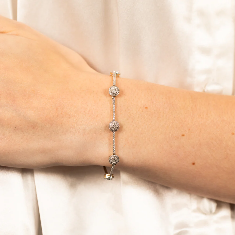1.5 Carat Diamond Bracelet in 9ct Yellow Gold - Image 3