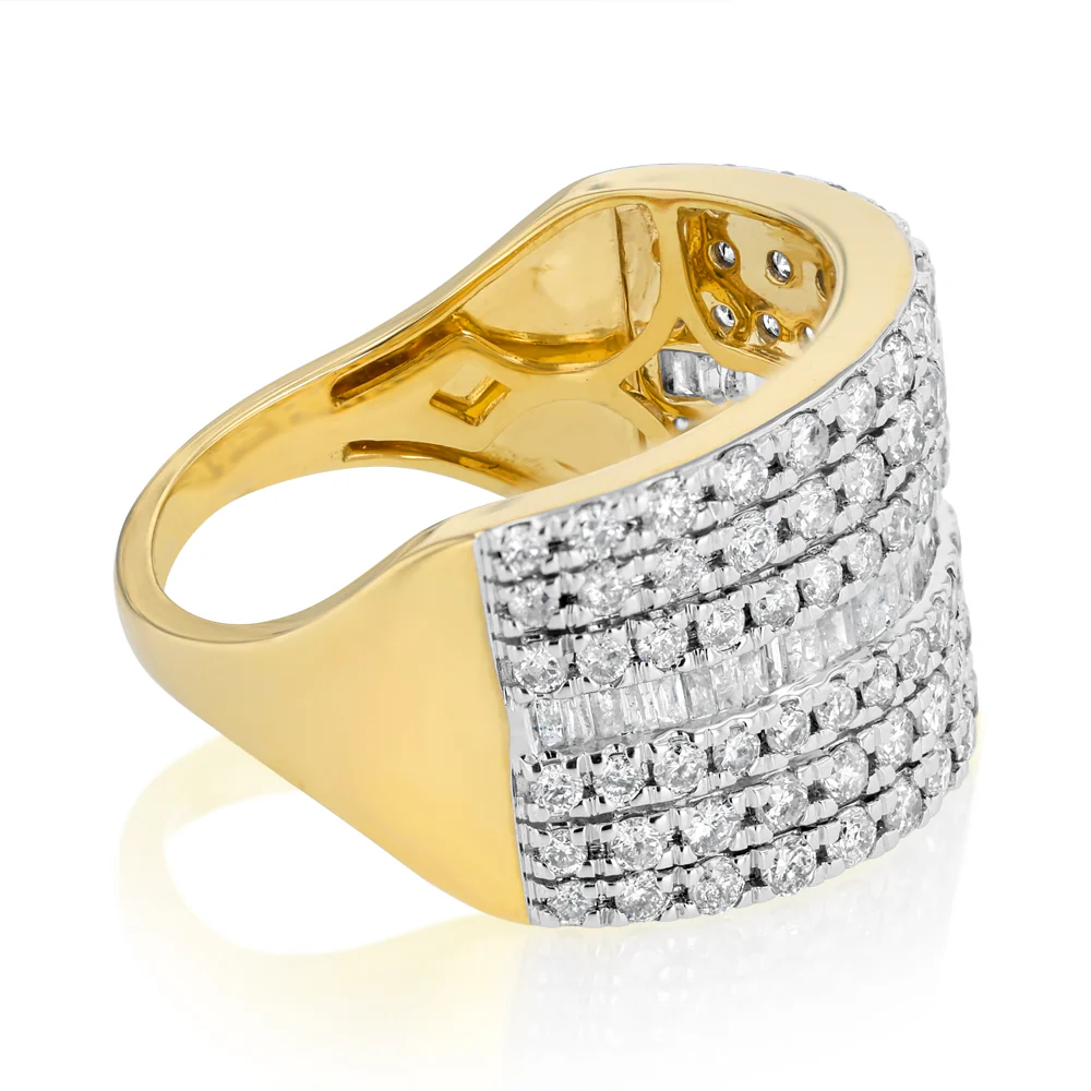 1.5 Carat Diamond Ring with Round Brilliant and Baguette Diamonds in 9ct Yellow Gold - Image 2