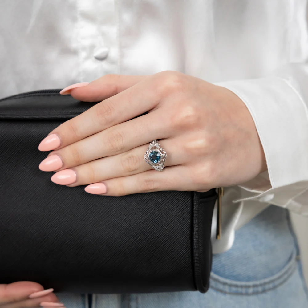1.5Ct London Blue Topaz Ring with 8 Diamonds in Sterling Silver - Image 5