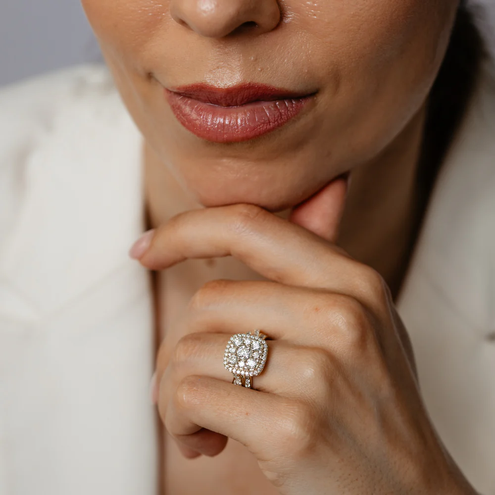 1.95 Carat Diamond Cluster Ring in 10ct Yellow Gold - Image 3