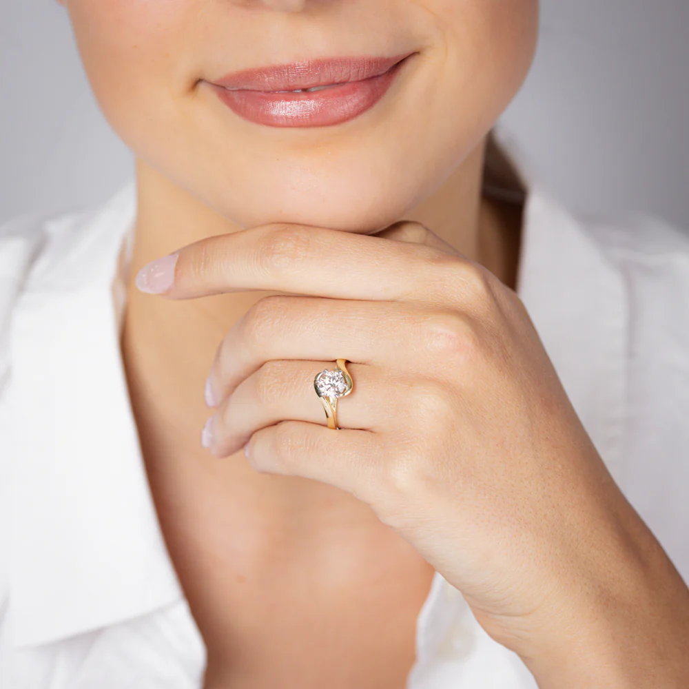 1 Carat Australian Diamond Solitaire Ring in 9ct Yellow Gold - Image 4
