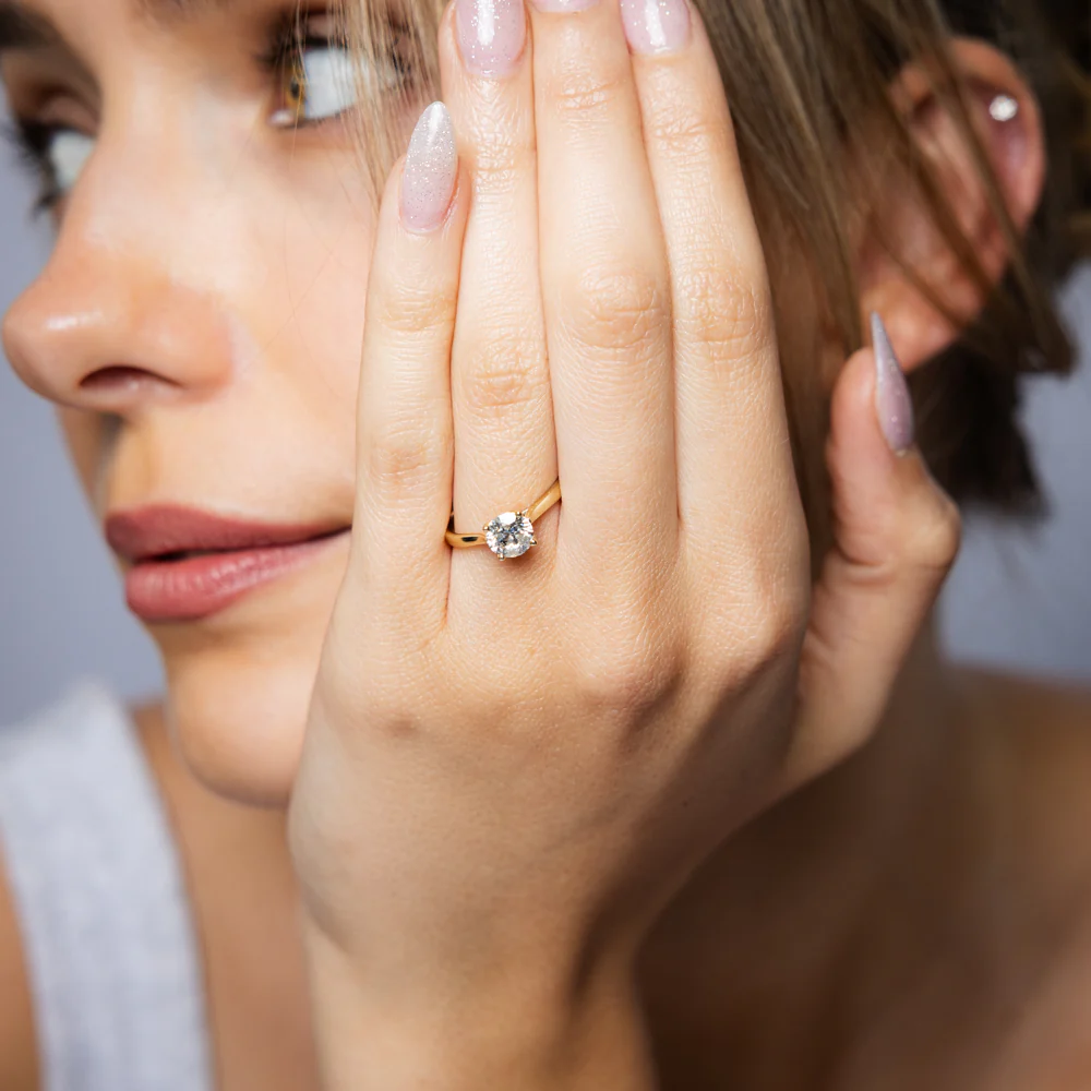 1 Carat Diamond Solitaire Ring in 9ct Yellow Gold - Image 4