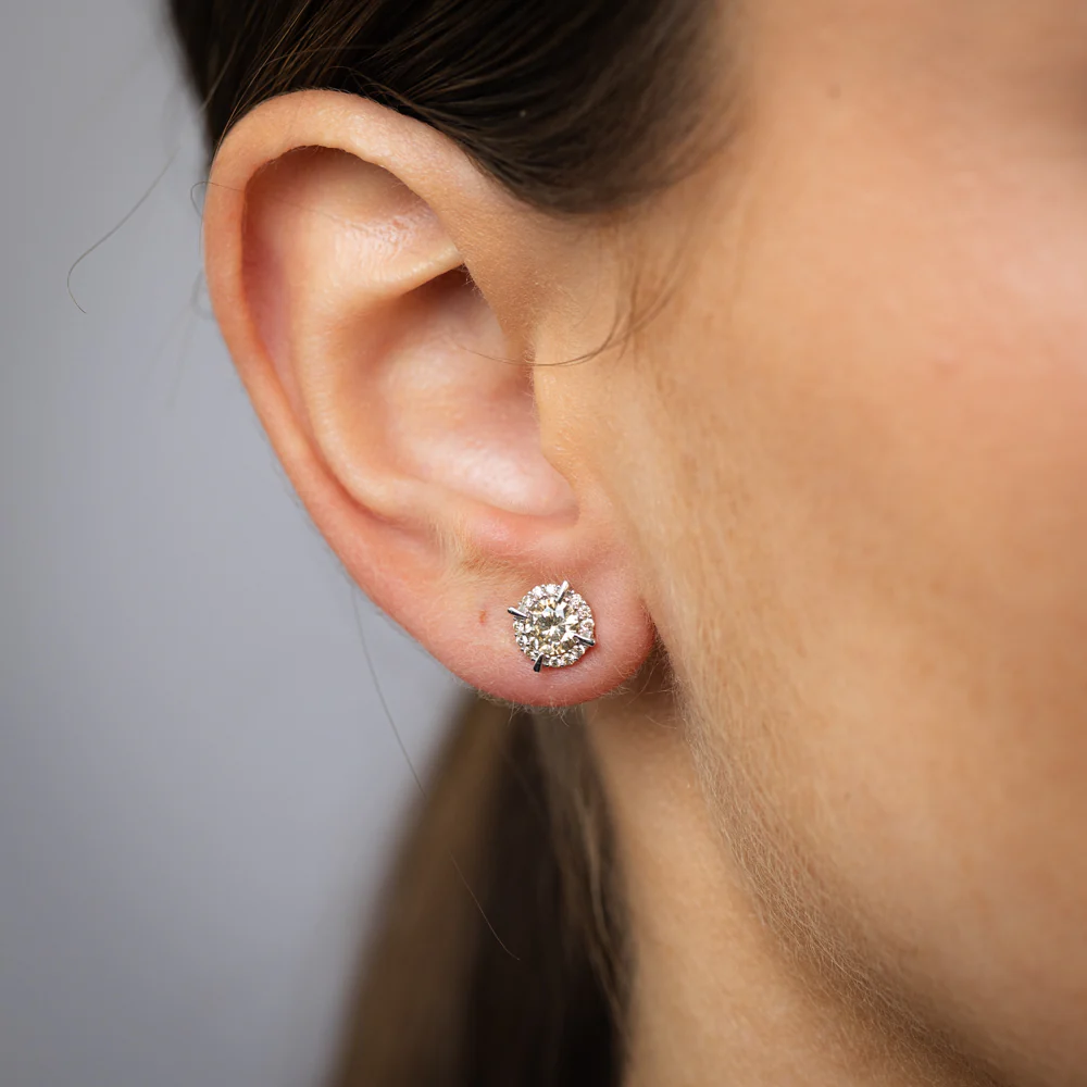 1 Carat Diamond Stud Earrings in 9ct Yellow Gold - Image 2