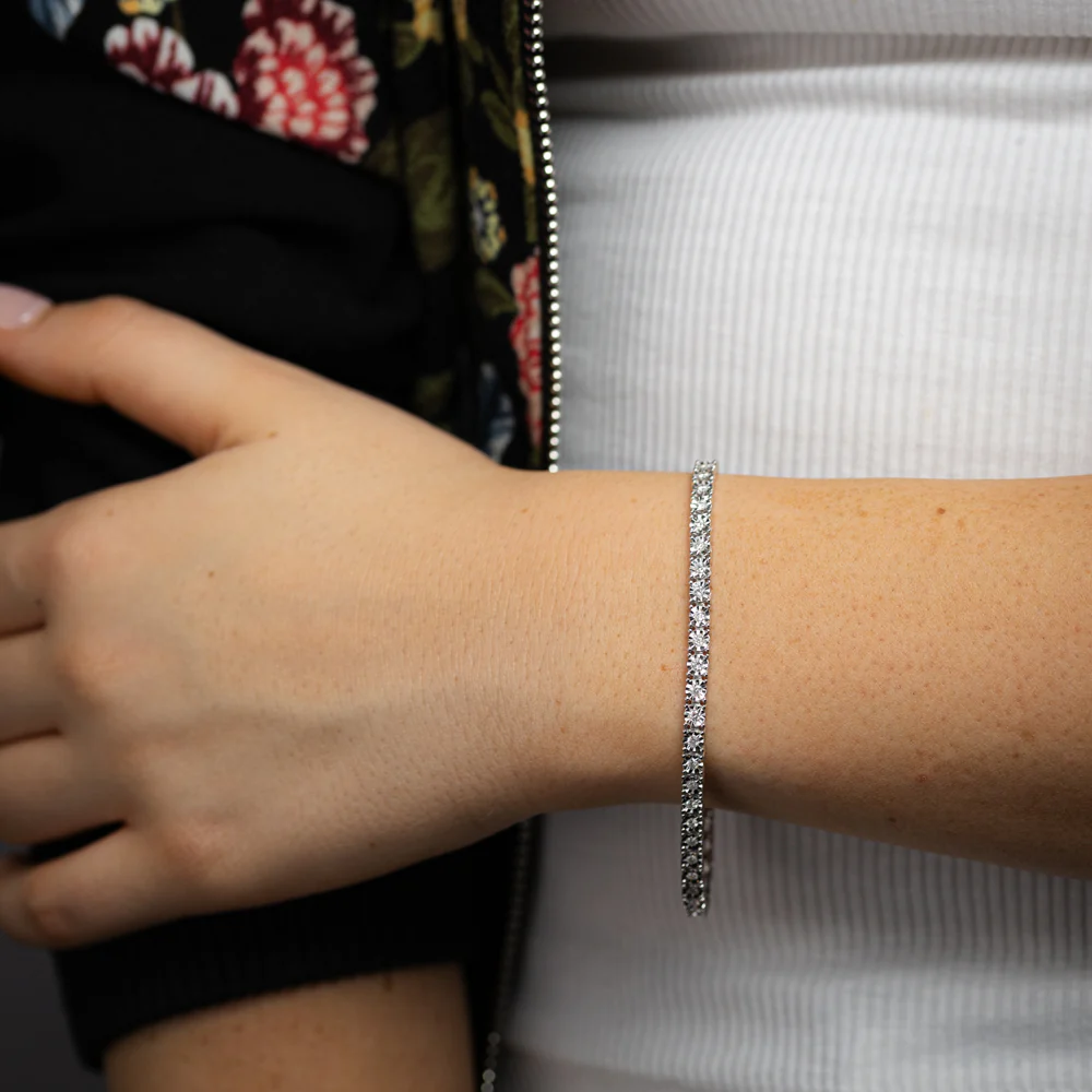 1 Carat Diamond Tennis Bracelet in 9ct White Gold - Image 3