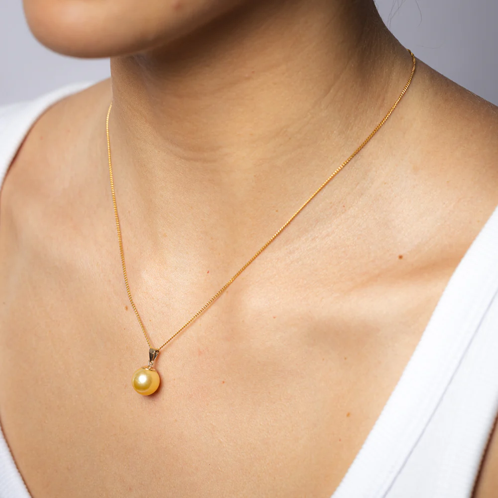 10-12mm Golden South Seal Pearl Pendant with in 9ct Yellow Gold on 45cm Chain - Image 2
