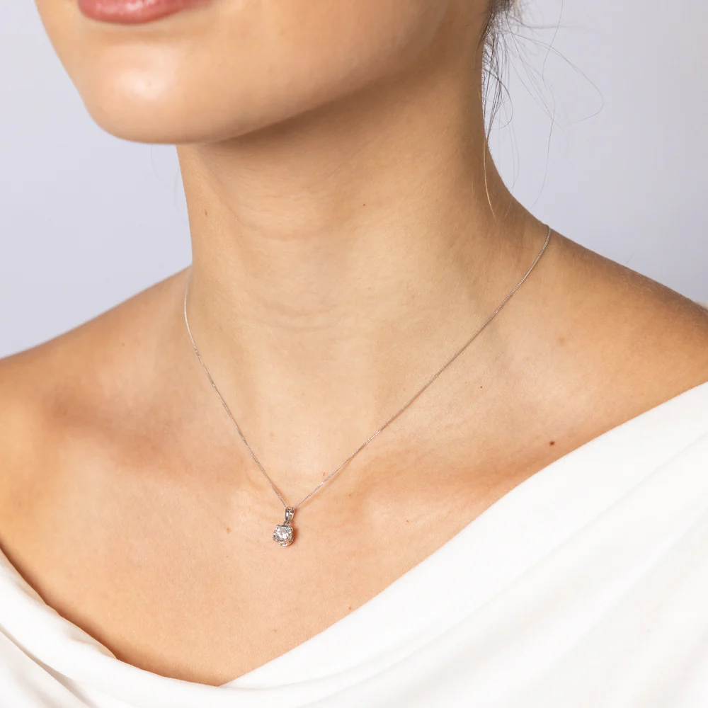 10ct White Gold 0.25 Carat Diamond Solitaire Pendant on 45cm Chain - Image 2