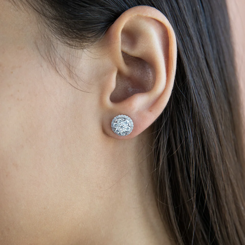 10ct White Gold 0.95 Carat Diamond Stud Earrings - Image 2