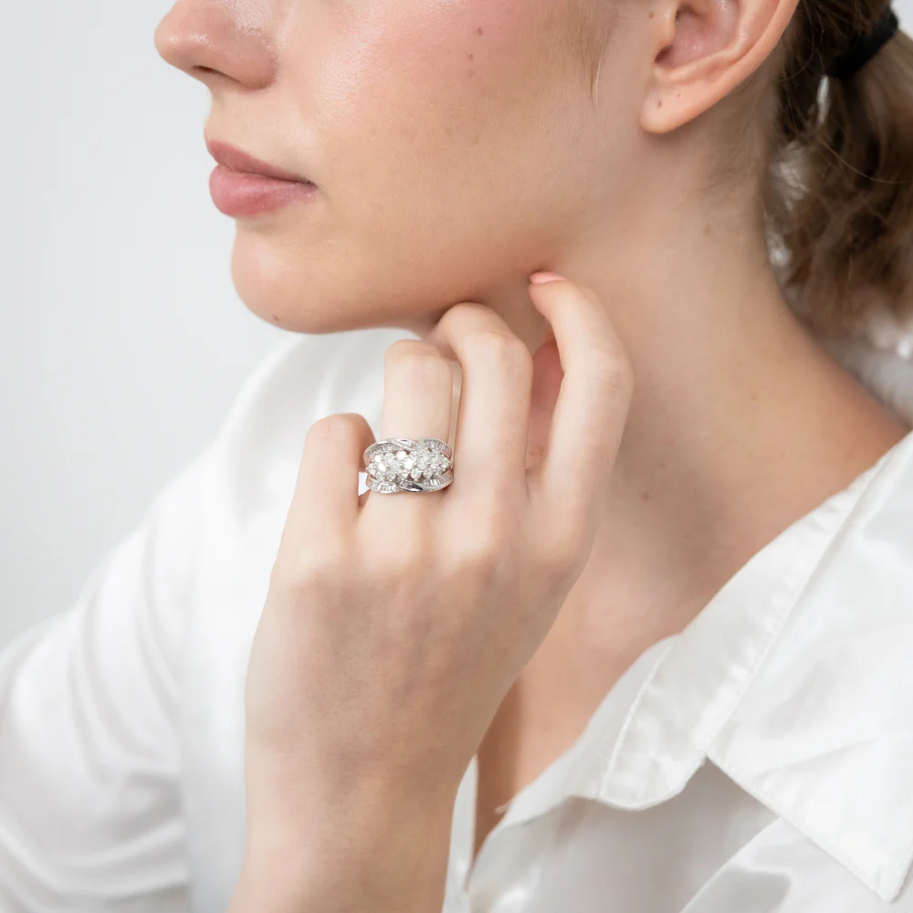10ct White Gold 1.4 Carat Diamond Ring with Round Brilliant and Tapered Baguette Diamonds - Image 3