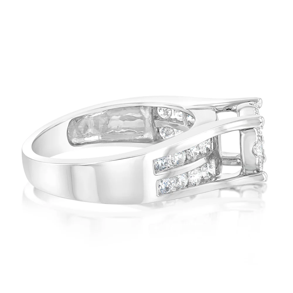 10ct White Gold 1 Carat Diamond Halo Solitaire Ring - Image 2