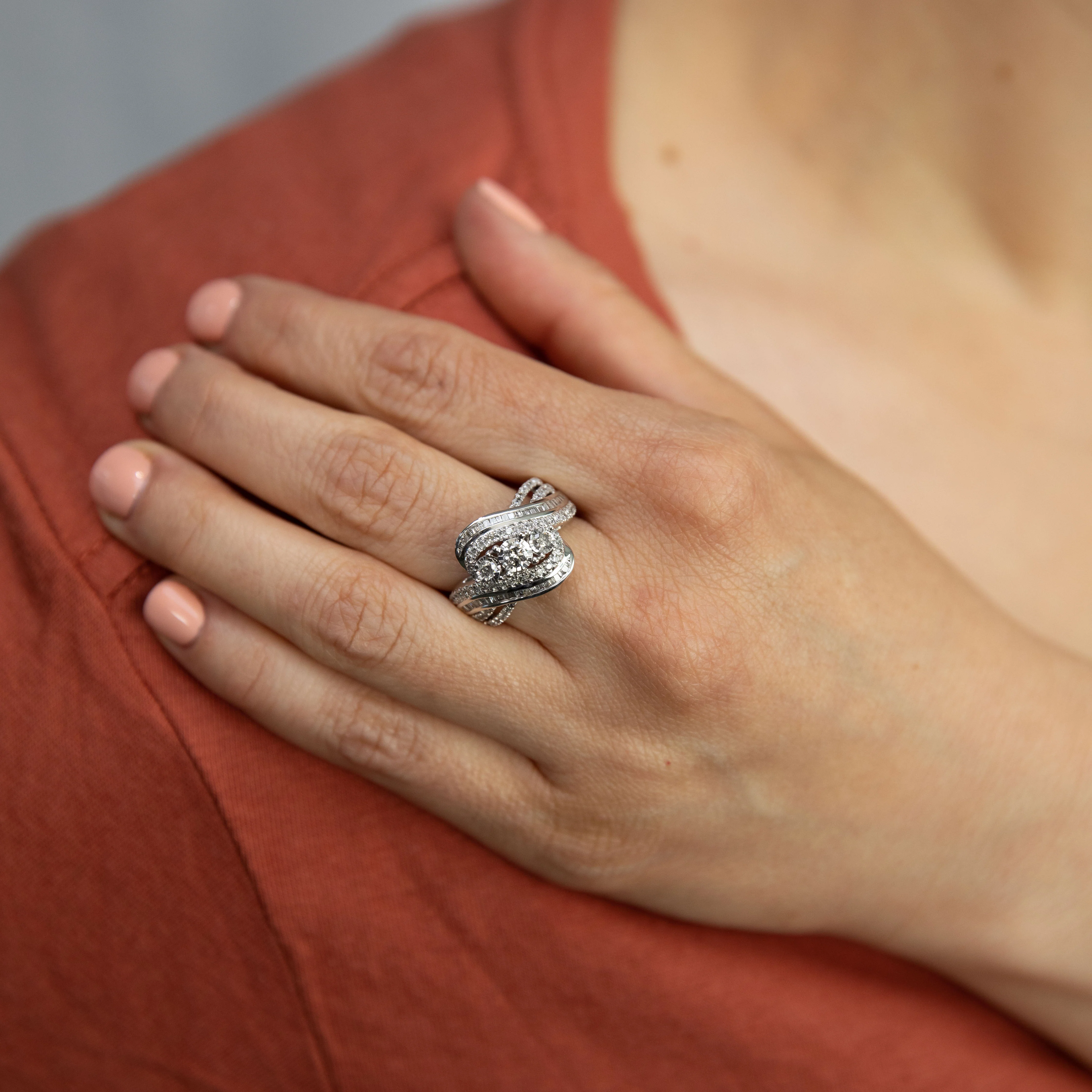 10ct White Gold 1 Carat Diamond Ring - Image 3