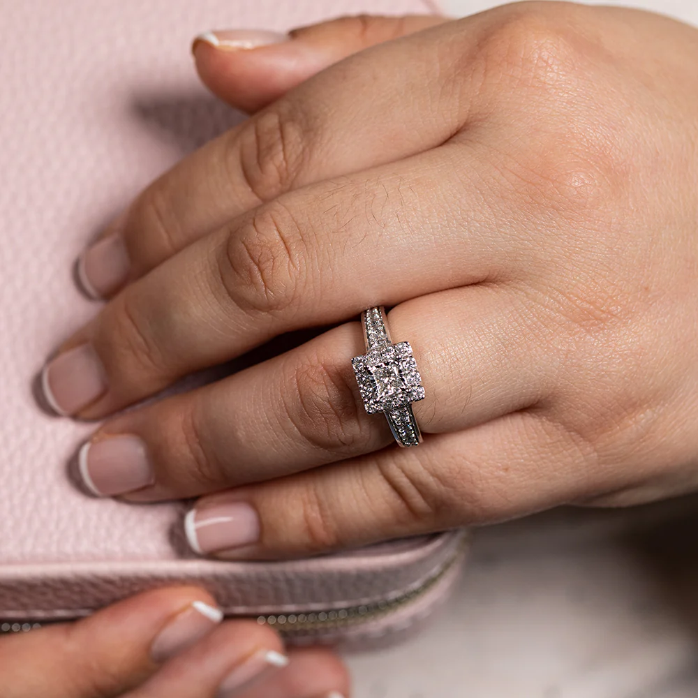 10ct White Gold 1 Carat Diamond Solitaire Fancy Ring In Halo Style - Image 2