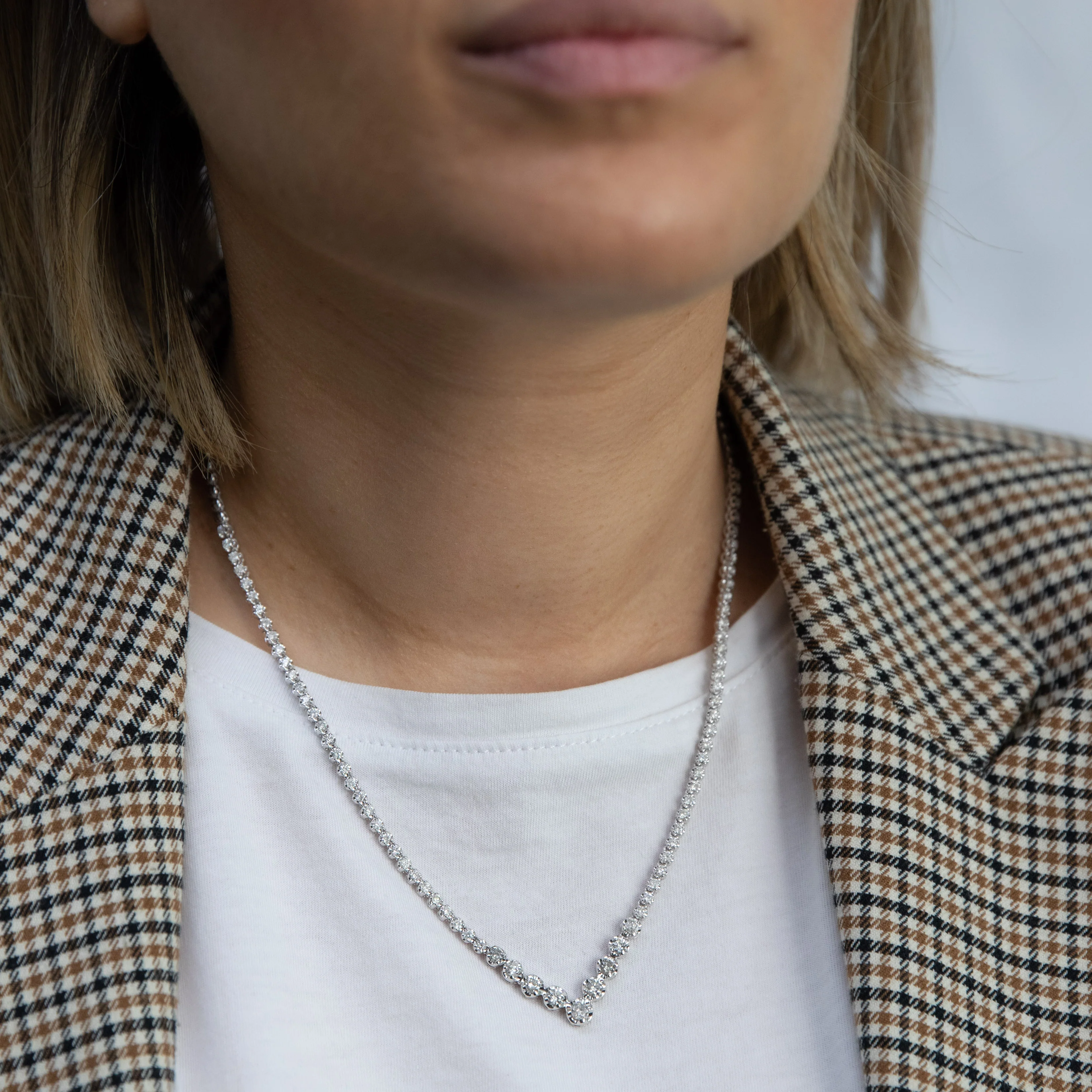 10ct White Gold 3 Carat Diamond On 45cm Chain - Image 4