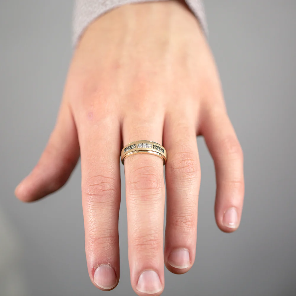 10ct  Yellow Gold 1/4 Carat Diamond Ring with White and Champagne Diamonds - Image 3
