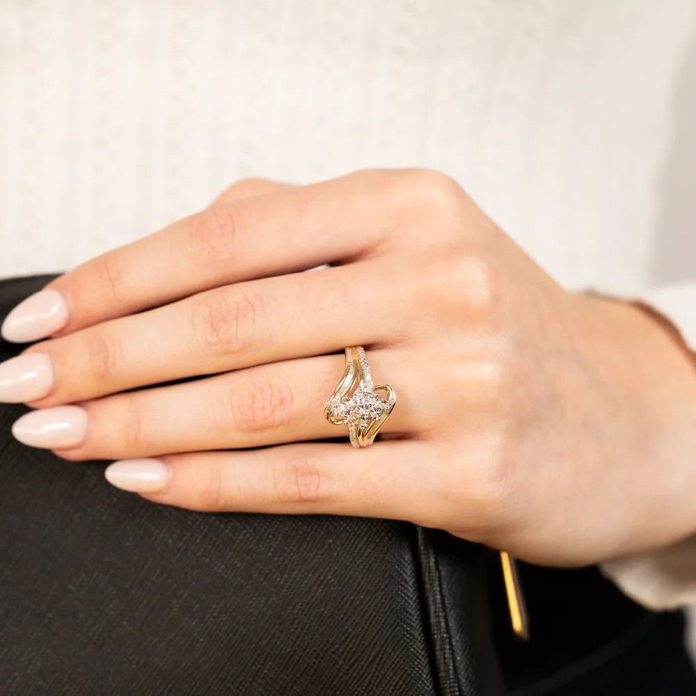 10ct Yellow Gold Diamond Ring With 0.18 Carat Of Diamonds - Image 3