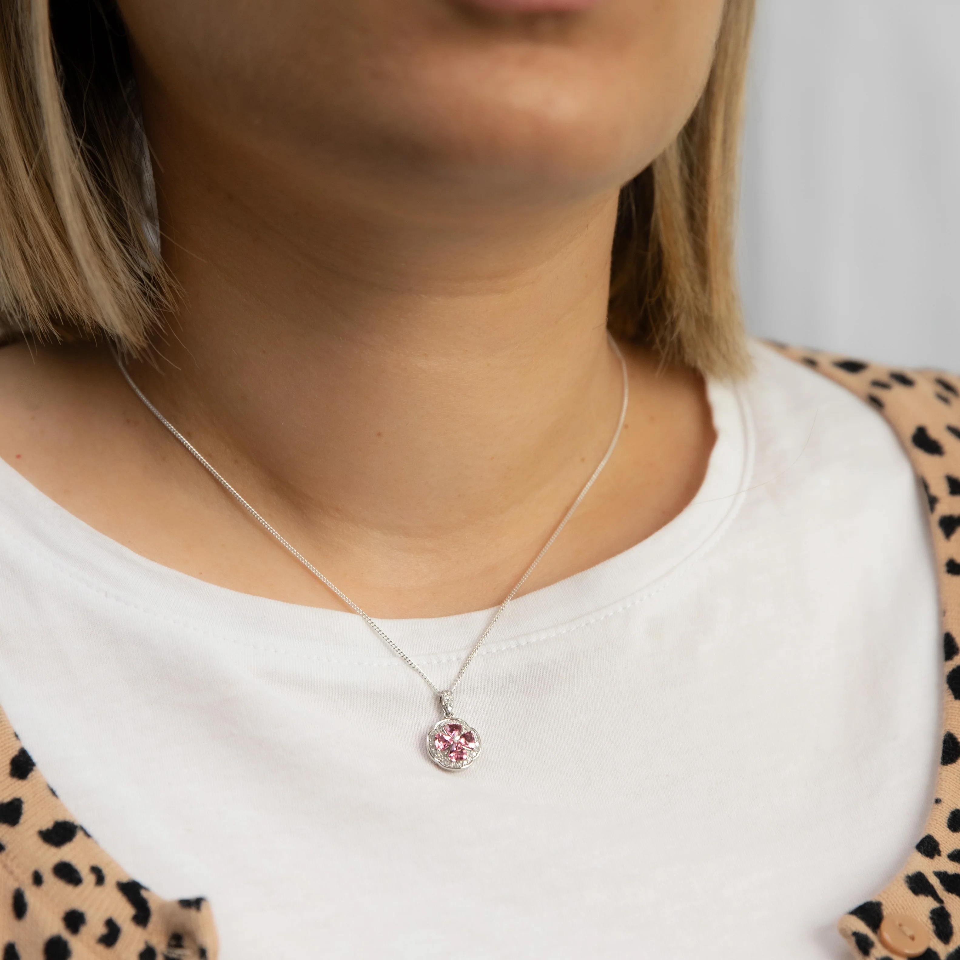 14ct White Gold 0.88ct Pink Tourmaline and Diamond Pendant - Image 2