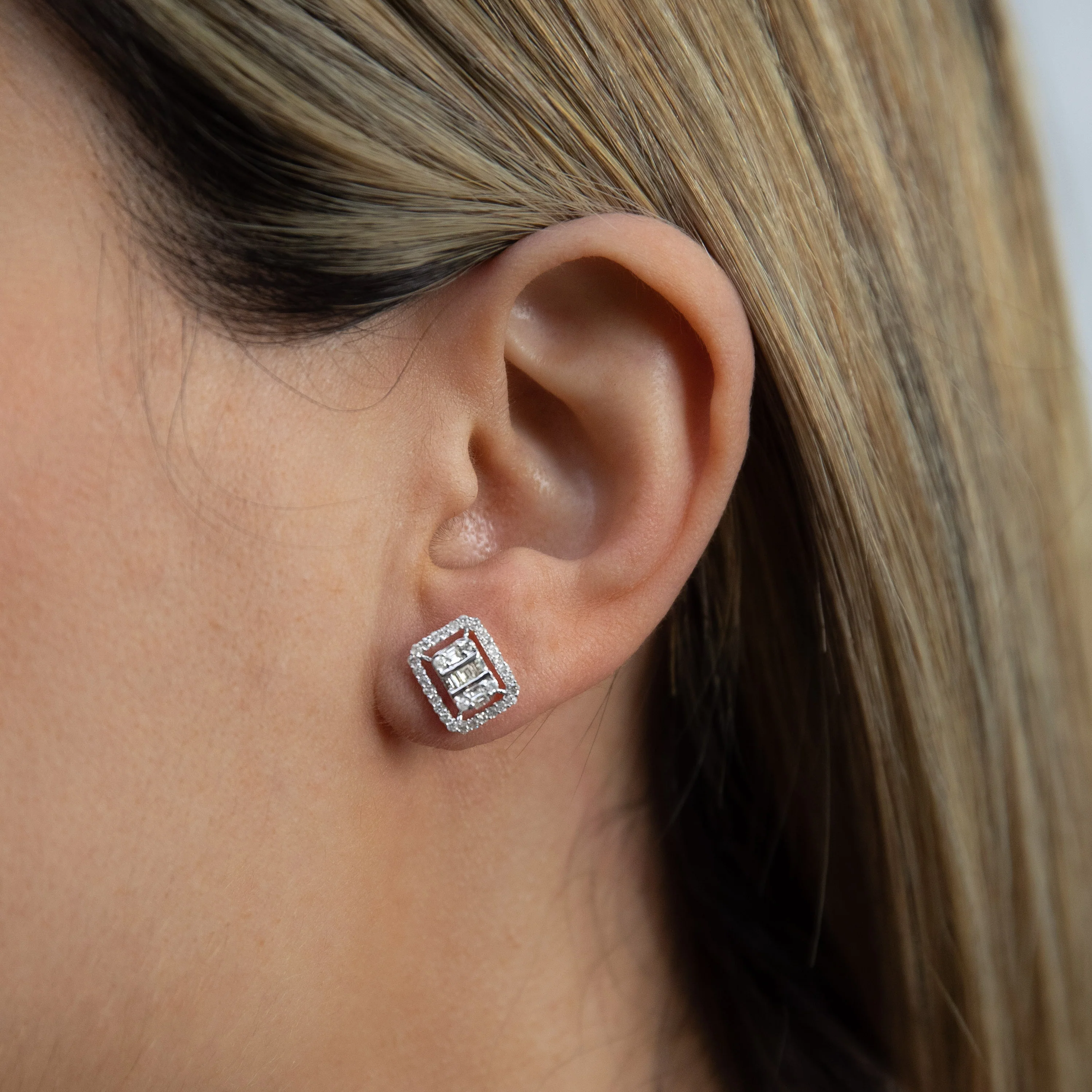 14ct White Gold 1/2 Carat Diamond Stud Earrings - Image 2