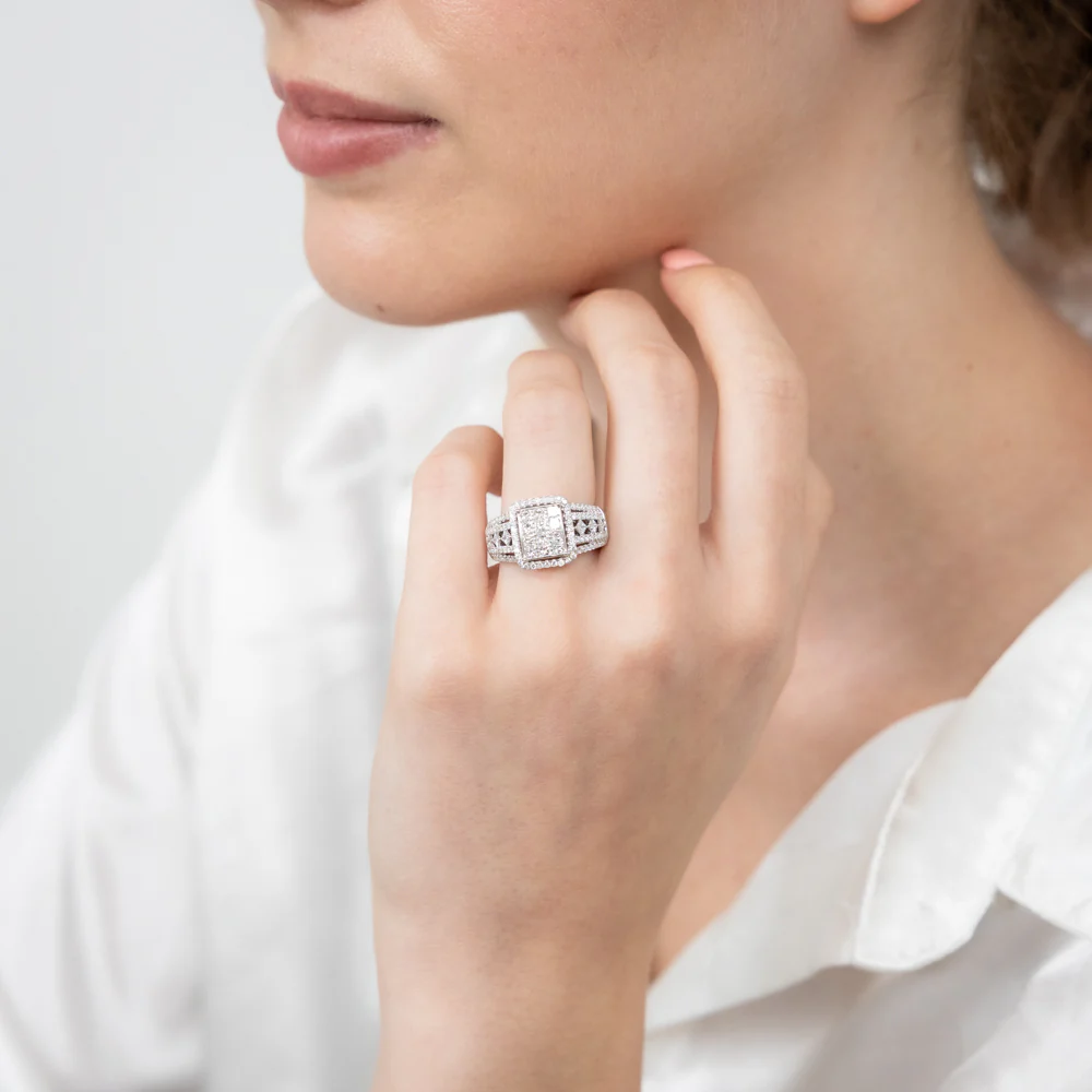 14ct White Gold 1.4 Carat Diamond Ring with Princess and Brilliant Cut Diamonds - Image 3