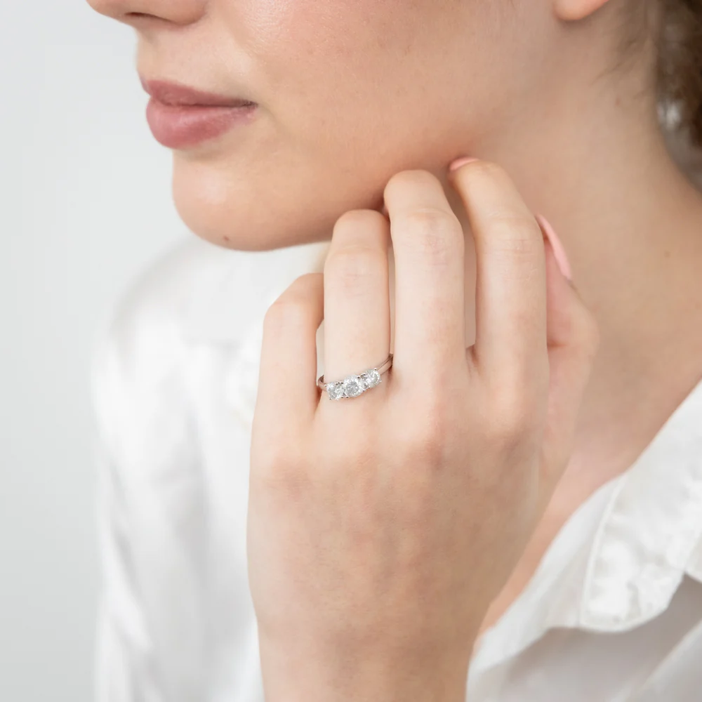 14ct White Gold 1.5 Carat Diamond Trilogy Ring with 3 Round Brilliant Cut Diamonds - Image 3