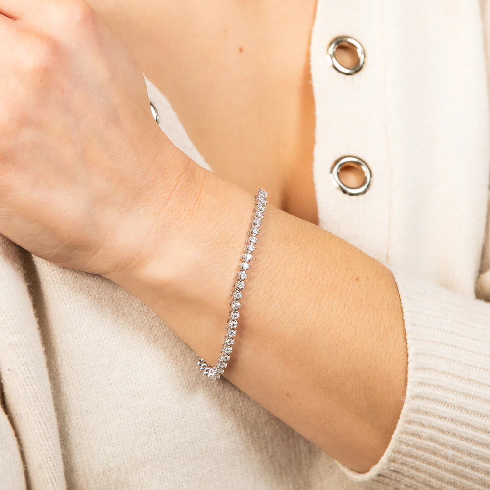 14ct White Gold 2 Carats Diamond Tennis Bracelet With 51 Brilliant Diamonds 18cm - Image 3