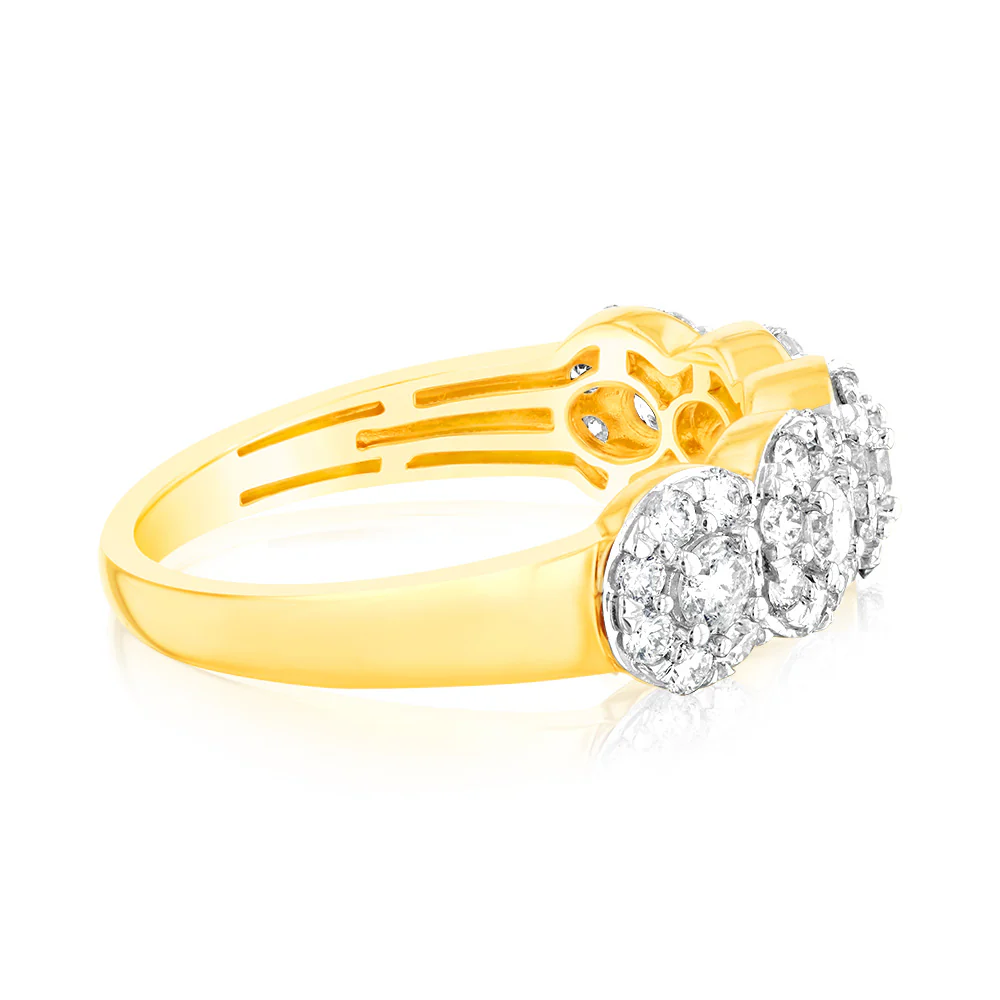 14ct Yellow Gold 0.95 Carat Diamond Ring with 5 Round Brilliant Cut Diamonds Surrounded by Diamond Halos - Image 2