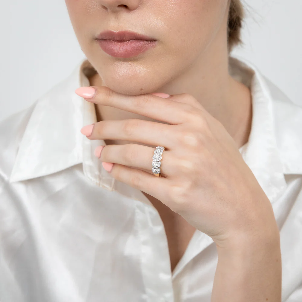 14ct Yellow Gold 0.95 Carat Diamond Ring with 5 Round Brilliant Cut Diamonds Surrounded by Diamond Halos - Image 3