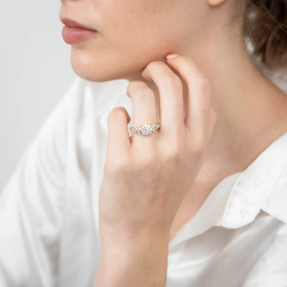 14ct Yellow Gold 1 Carat Brilliant Cut Diamond Halo Solitaire Ring - Image 3