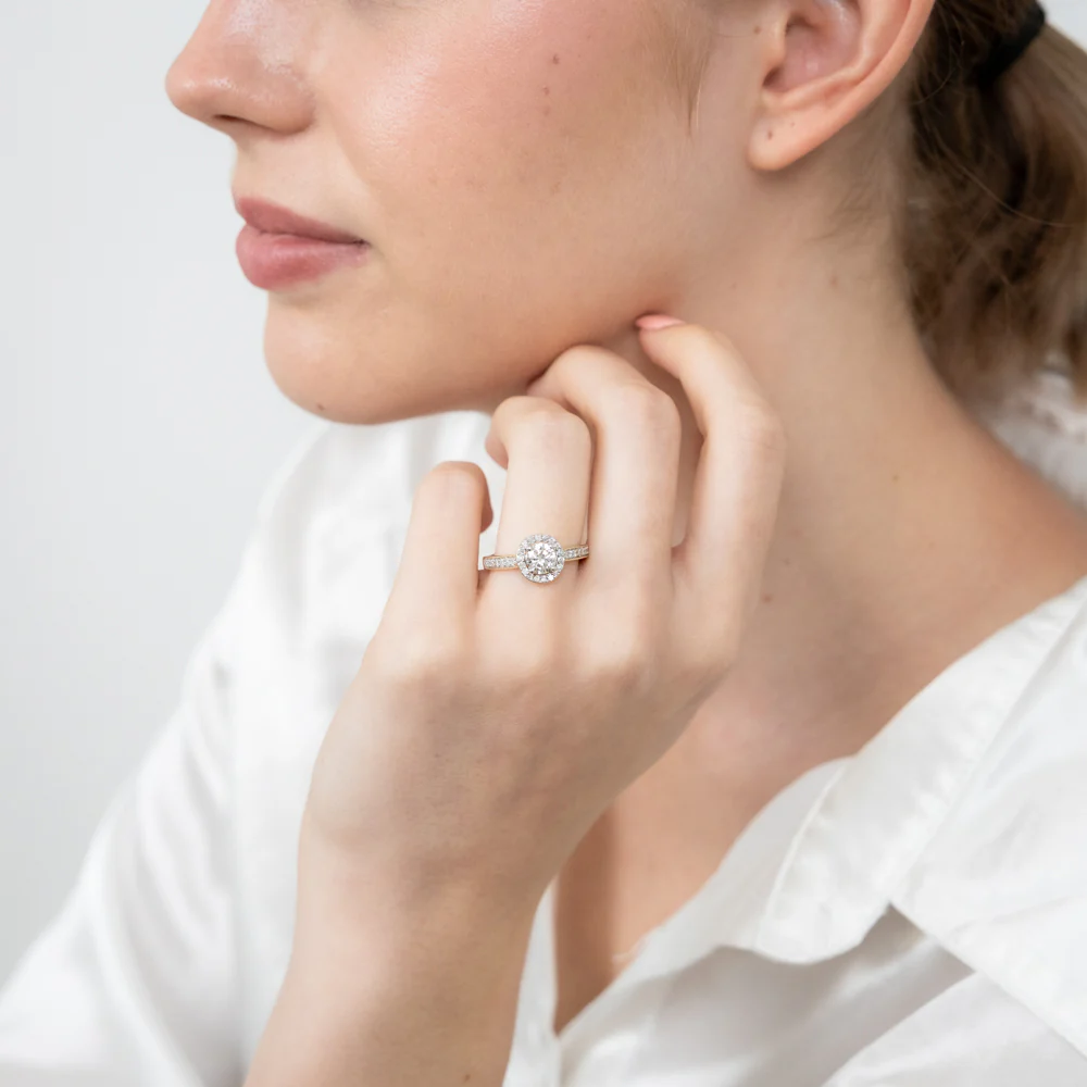 14ct Yellow Gold 1 Carat Brilliant Cut Diamond Halo Solitaire Ring with Diamonds on Shank - Image 3