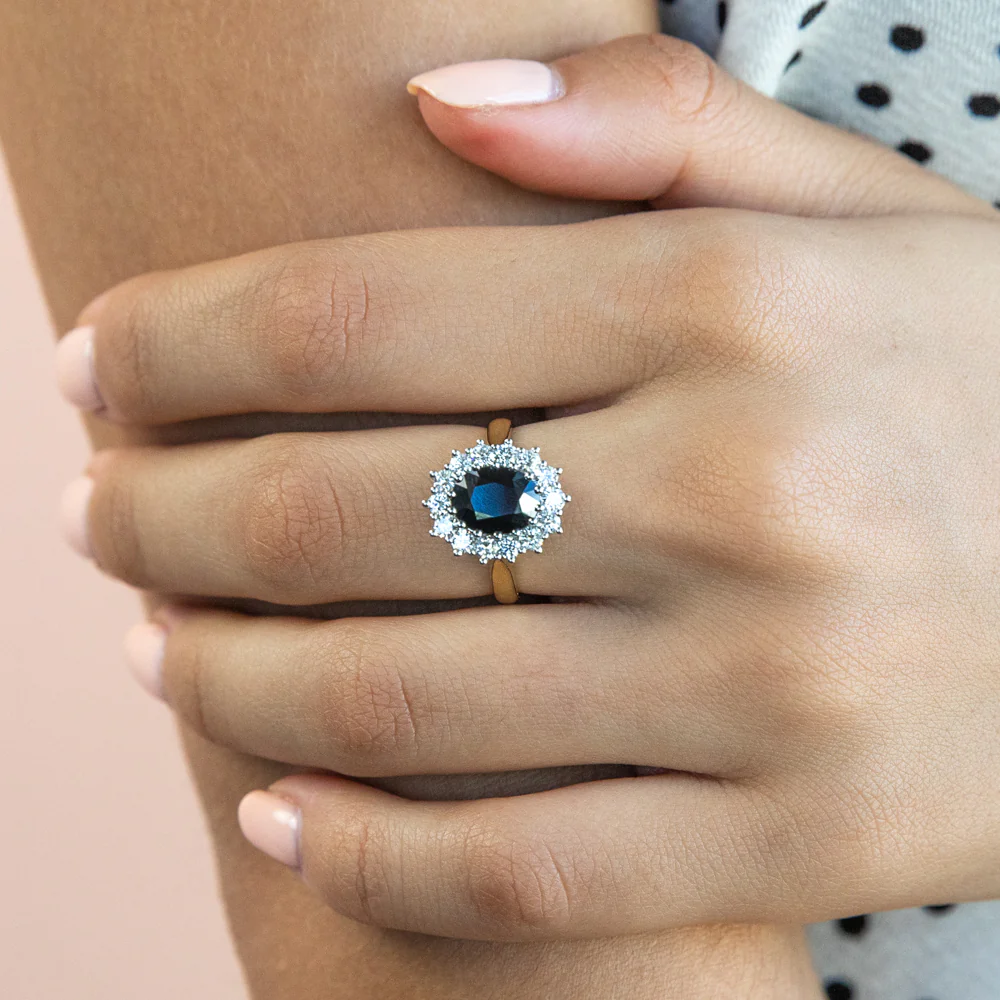 18ct Ring with 2.70 Carat Natural Sapphire and 0.70ct Diamonds "Princess Catherine" - Image 4