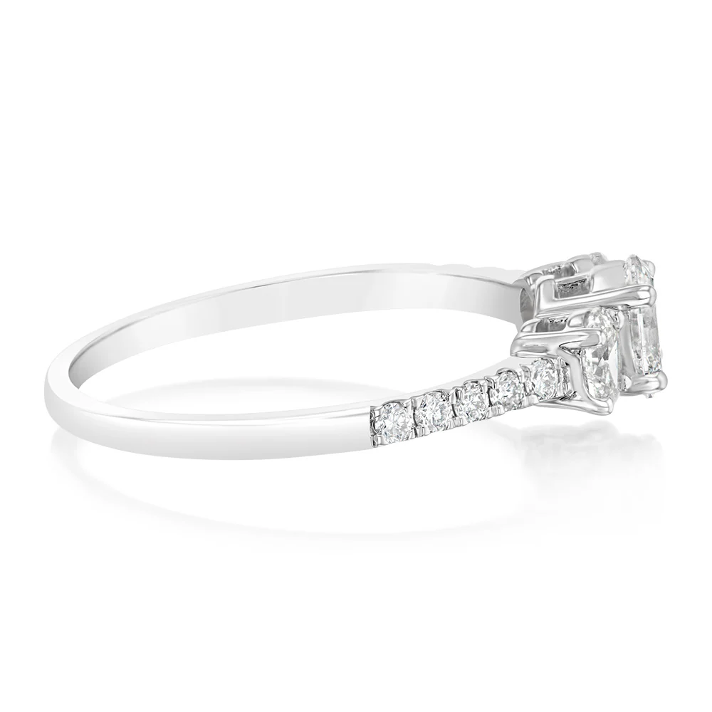 18ct White Gold 0.6 Carat Diamond Claw Solitaire Ring - Image 2