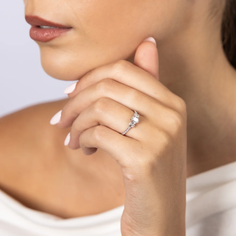 18ct White Gold 0.6 Carat Diamond Claw Solitaire Ring - Image 3