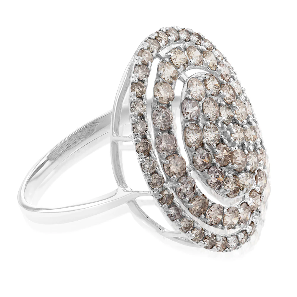 18ct White Gold 2 Carat Diamond Oval Shape Cluster Ring - Image 2