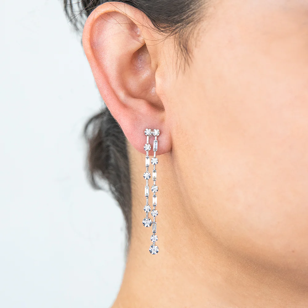 18ct White Gold Drop Diamond Earings with Round and Baguette Diamonds - Image 2