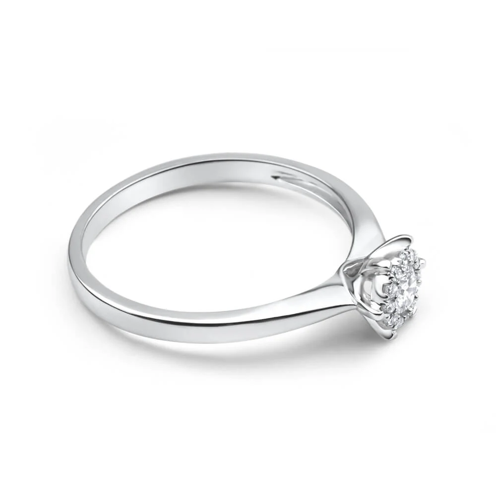 18ct White Gold Ring With 0.25 Carats Of Claw Set Diamonds - Image 2