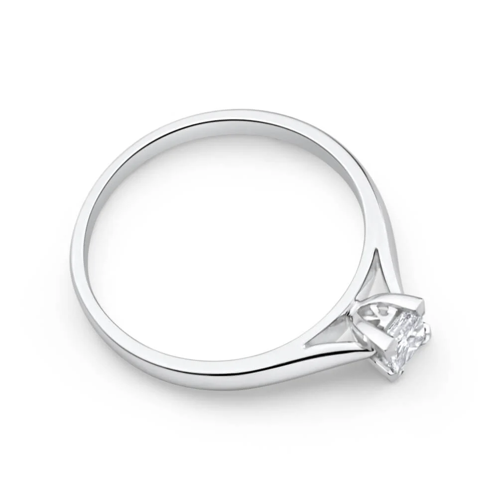 18ct White Gold Solitaire Ring With 0.2 Carat Diamond - Image 2