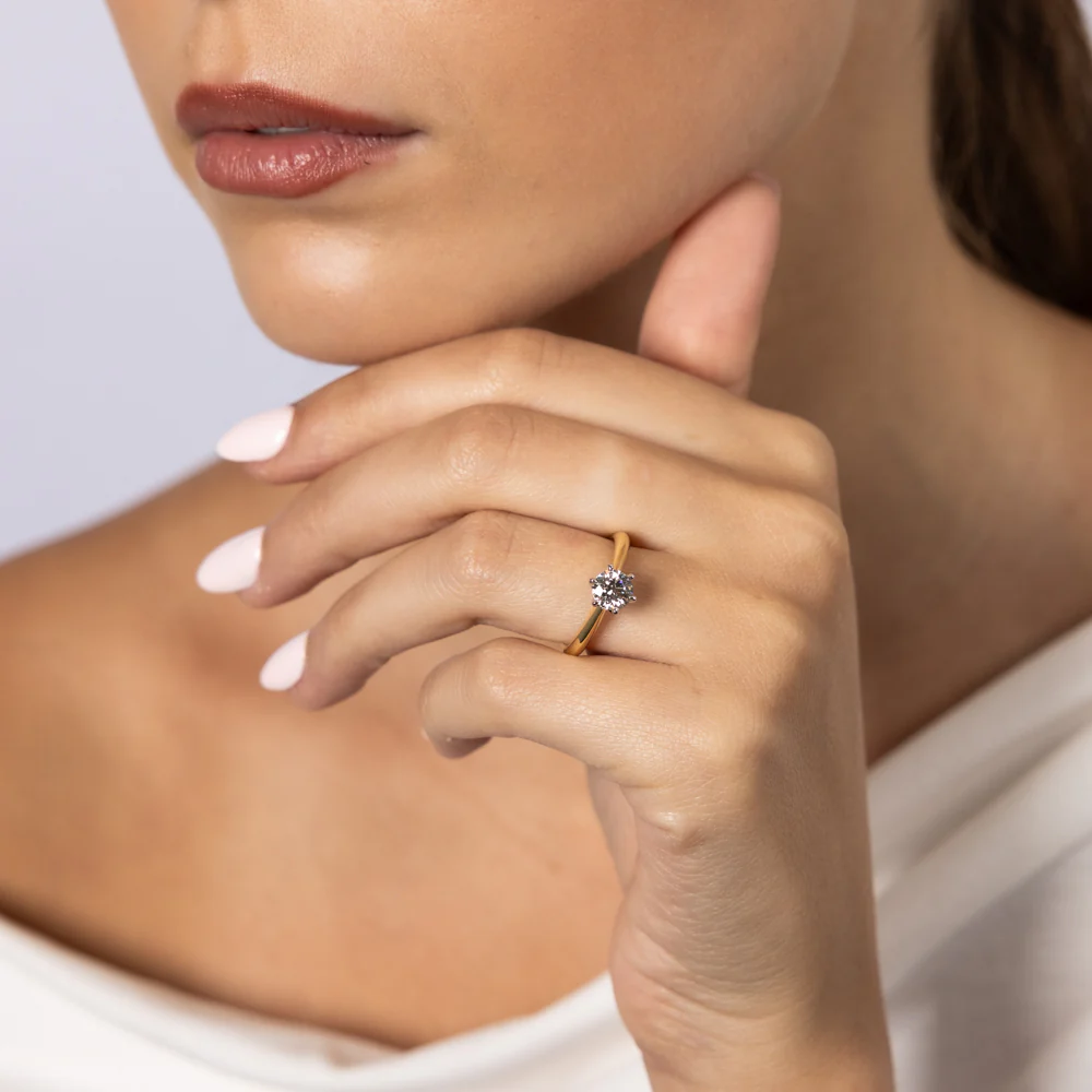 18ct  Yellow Gold 0.80 Carat Diamond Solitaire Ring with 6 Claw Knife Edge Setting - Image 3