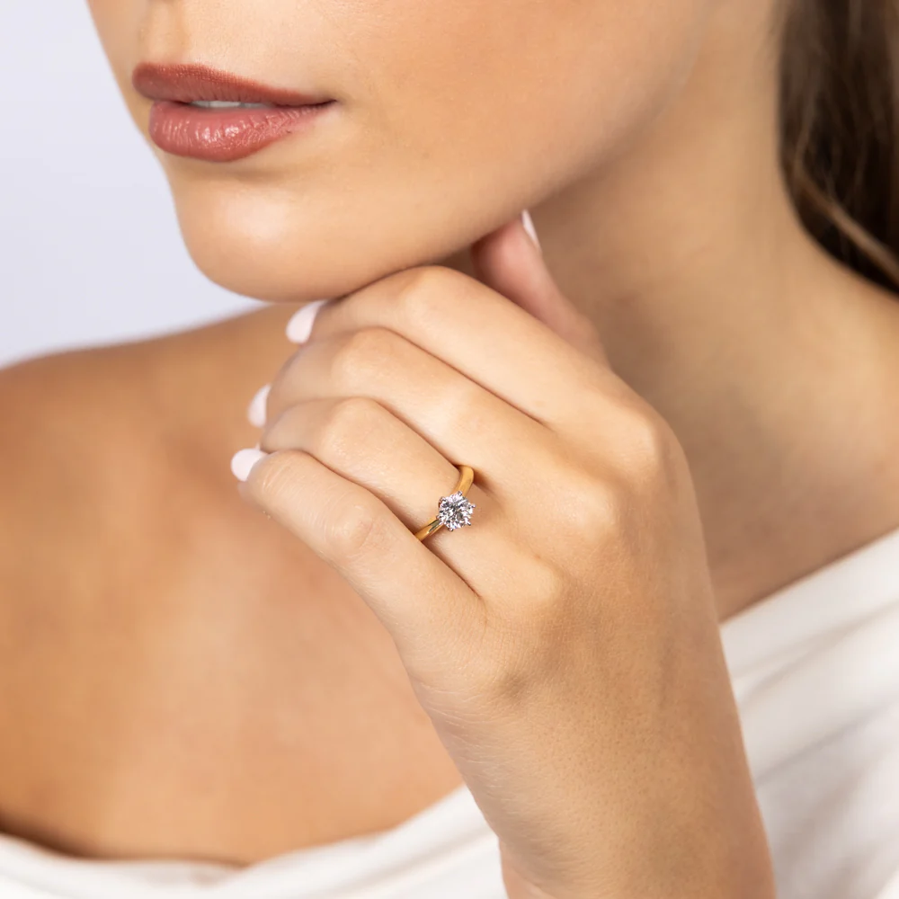 18ct Yellow Gold 0.80 Carat Diamond Solitaire Ring with 6 Claw Knife Edge Setting - Image 3