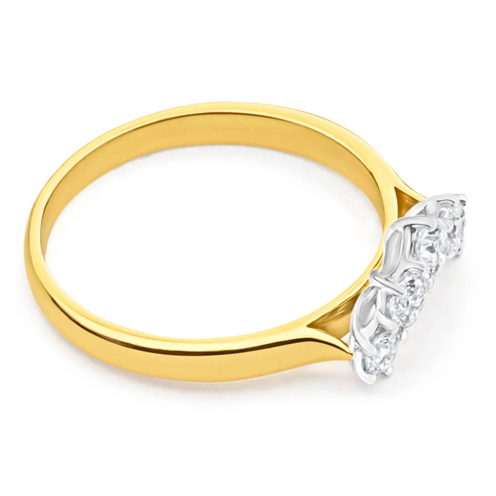 18ct Yellow Gold Ring With 1/2 Carats Of Diamonds Set With 5 Diamonds - Image 2